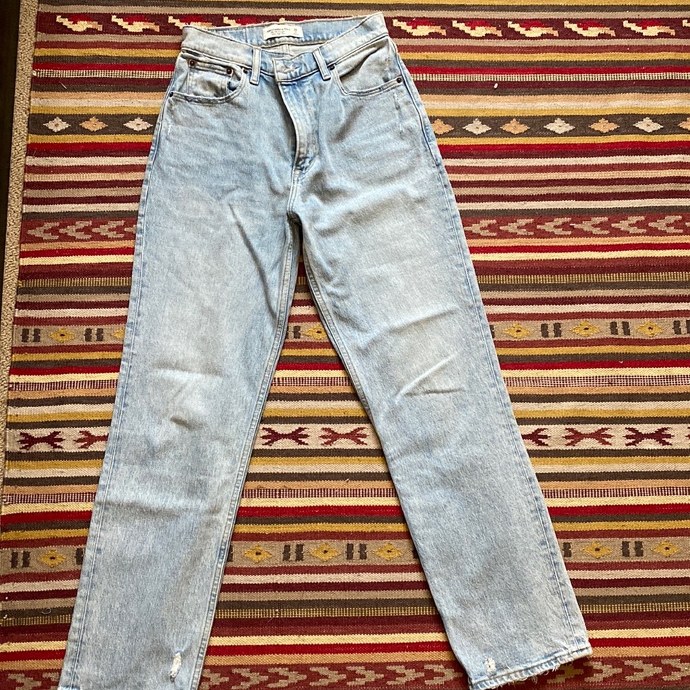 Abercrombie & Fitch 90’s Straight High Rise
